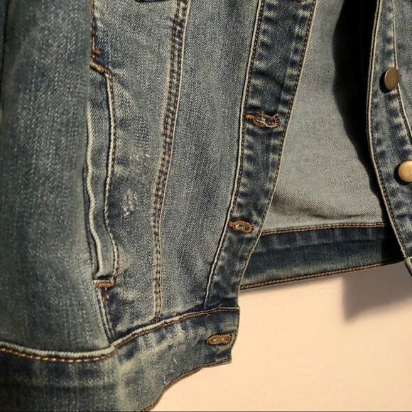 Forever 21 Embroidered Jean jacket boho - Picture 3 of 4